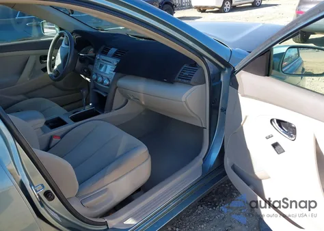 2009 Toyota Camry Le z USA, uszkodzony, nr VIN 4T1BE46KX9U811011